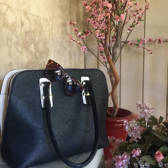 Charming Charlie Handbags - CHARMING CHARLIE BLACK /TAN PURSE